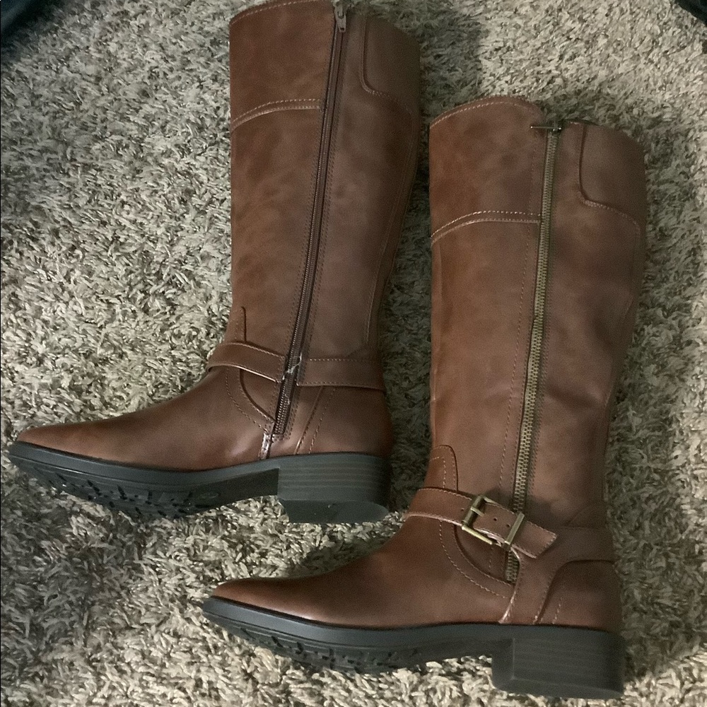 Brown Low-heeled boots